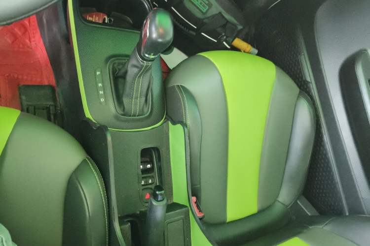 Used Roewe Clever 2021 302 km New Four-Seater Super-Efficient Version