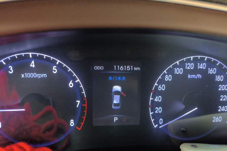 Used Hyundai Genesis 2012 3.0L GDI Luxury Edition Odometer Close Up