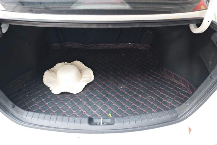 Used Hyundai Elantra (6th Generation / Lingdong) 2018 1.4T Dual-Clutch Xuan Dong · Dynamic Edition Trunk