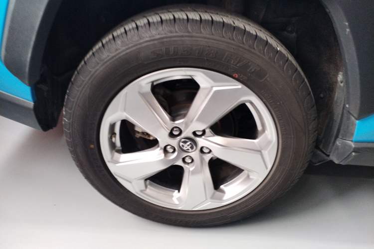 Used Toyota RAV4 2020 2.0L CVT Two-Wheel Drive Fashion Edition