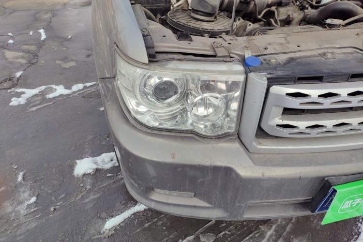 Used Foday Lion F16 2017 2.8T Diesel Two-Wheel-Drive Advanced Version China V Emission Standard Long Body 4B28V16 Right Front Headlight