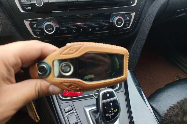 Used BMW 3 Series 2013 320i Sport Design Package
