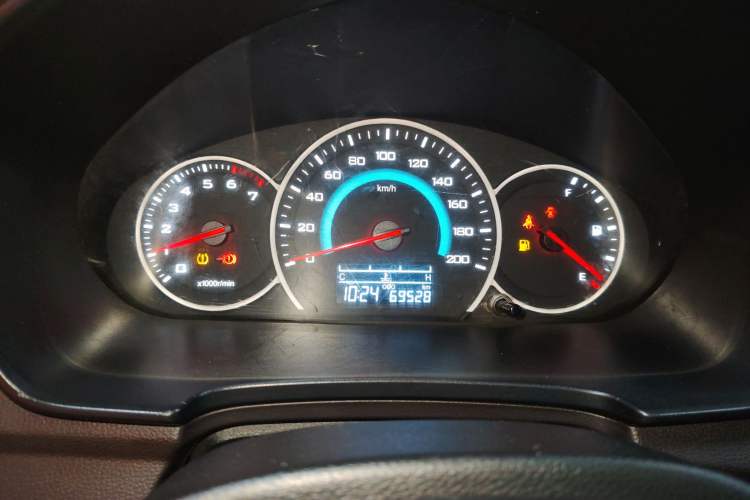 Used Wuling Hongguang V 2022 1.5L Enjoy Edition Hydraulic Power Steering LAR