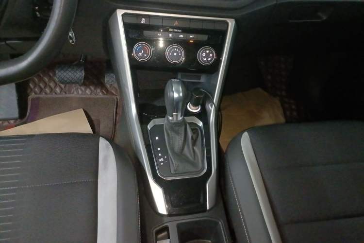 Used Volkswagen T-ROC 2020 230TSI DSG Two-Wheel Drive Advanced Version