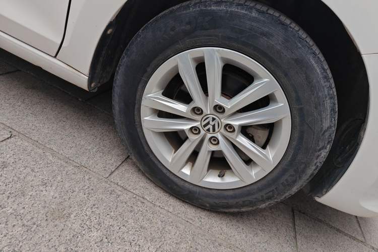 Used Volkswagen Santana 2016 1.6L Manual Fashion Edition
