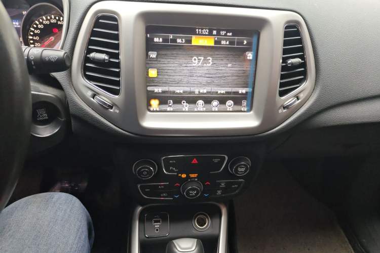 Used Jeep Compass 2017 200T Automatic Family Edition Audio And AC Panel