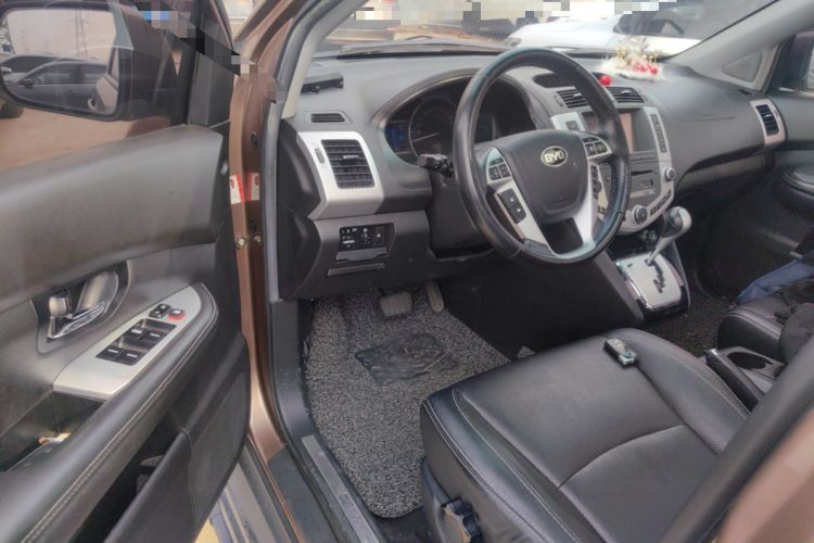 Used BYD S6 2013 Platinum Edition 2.4L Automatic Luxury Model Driver Seat