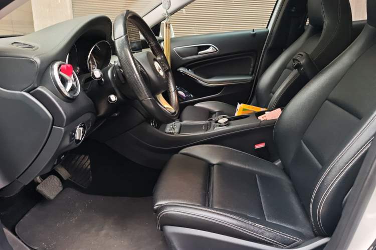 Used Mercedes-Benz GLA 2016 GLA 200 Fashion Model Left Front Seat