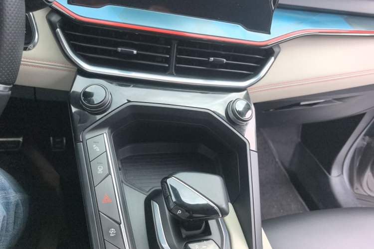 Used Lynk & Co 06 2020 1.5T YAO Halo Audio And AC Panel