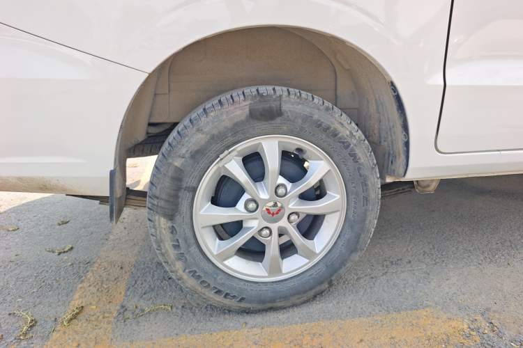 Used Wuling Hongguang V 2022 1.5L Enjoy Edition Hydraulic Power Steering LAR Exterior 5