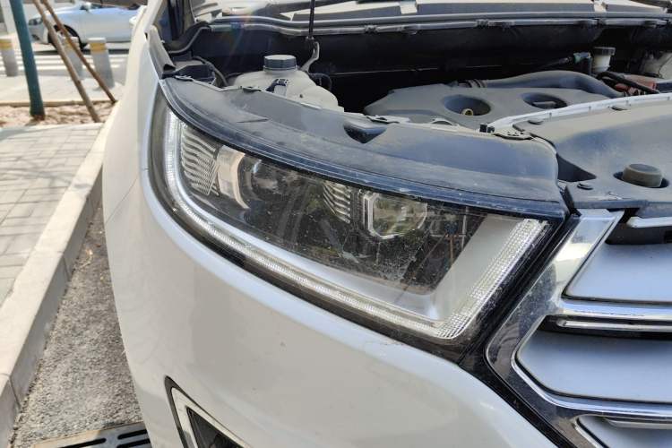 Used Ford Edge 2015 2.0T GTDi 4x4 High-Grade Model
