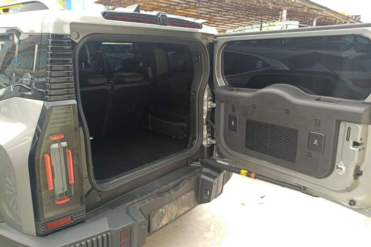 Used JETOUR Shanhai Traveler C-DM 2024 C-DM 208KM Mountain & Wilderness Edition Trunk