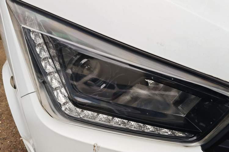 Used JMC Transit 2019 2.8T Commercial Version Short Wheelbase Mid-Roof 6-Seater China VI JX493