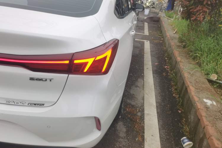 Used CHANGAN Eado 2024 PLUS Blue Whale NE 1.4T GDI DCT High-Energy Edition Right Rear Taillight