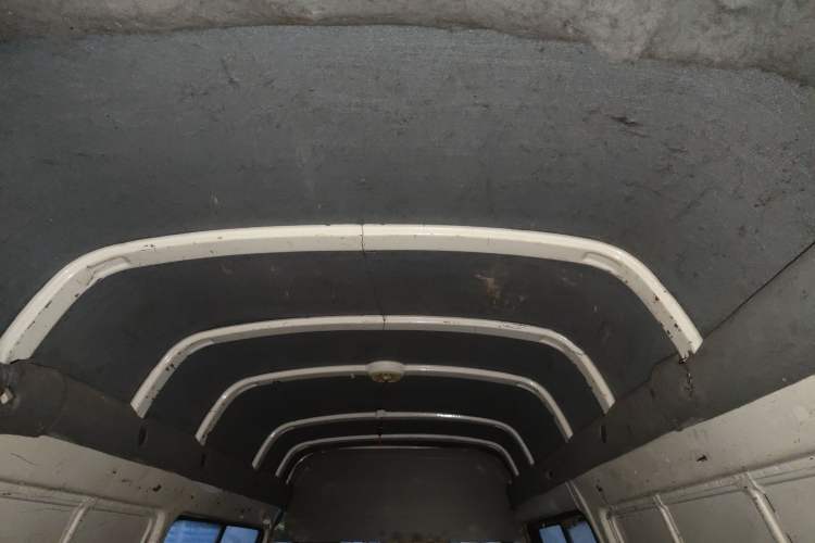 Used King Long Golden Way 2015 2.0L Van Long Wheelbase Model 4G21B
