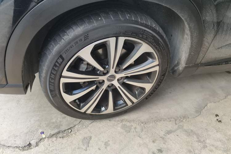 Used Roewe RX5 MAX 2021 Supreme Series 400TGI Automatic Luxury Cabin Edition
