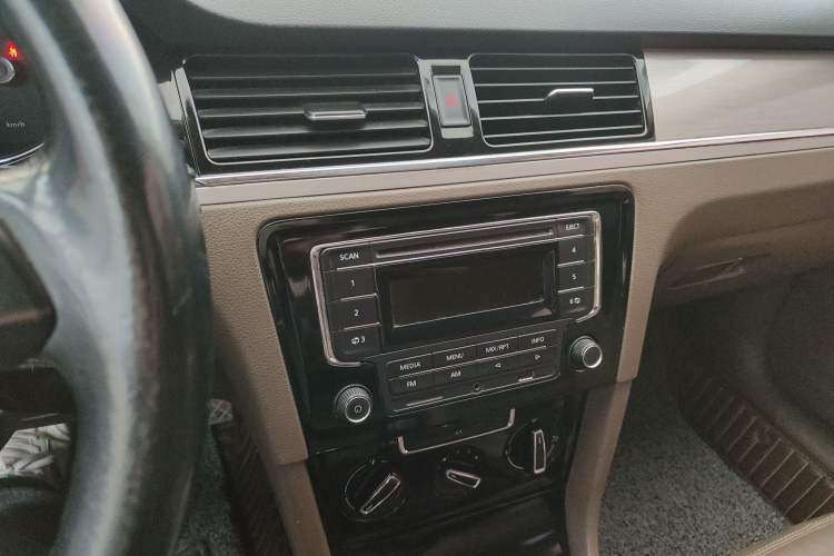 Used Volkswagen Bora 2014 1.6L Manual Comfort Model Audio And AC Panel