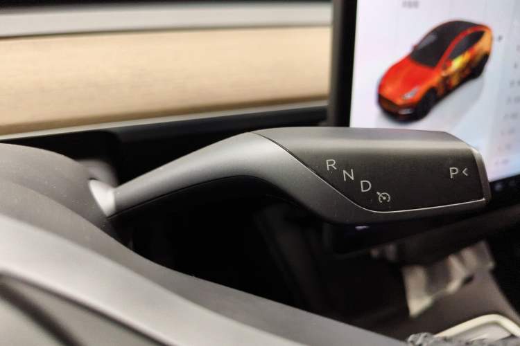 Used Tesla Model Y 2022 Long-Range All-Wheel-Drive Version