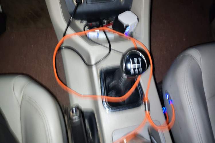 Used FORTHING Lingzhi 2019 Facelifted M5L 1.6L 7-Seater Base Model China VI Standard Gear Lever