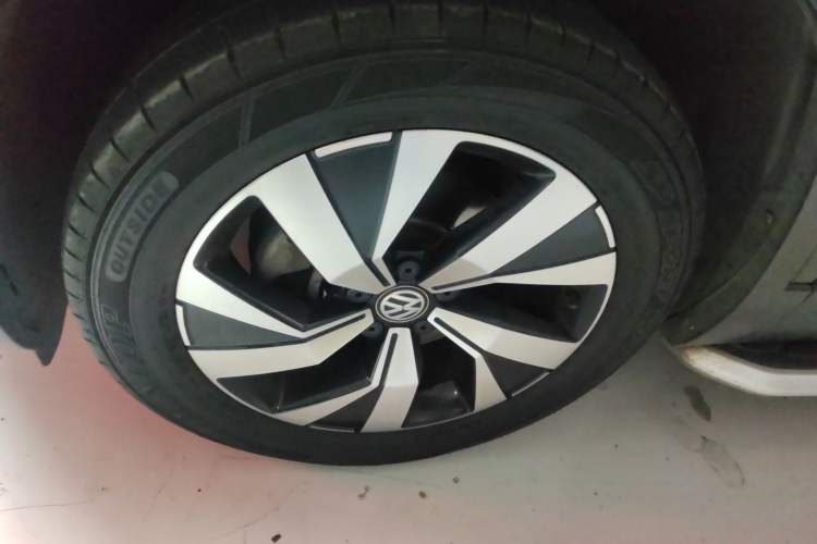 Used Volkswagen Tayron 2020 330TSI Two-Wheel Drive Luxury Smart Connectivity Version
