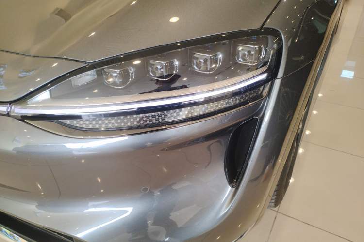 Used Hima Luxeed R7 2026 Model Range-Extending Ultra Left Front Headlight