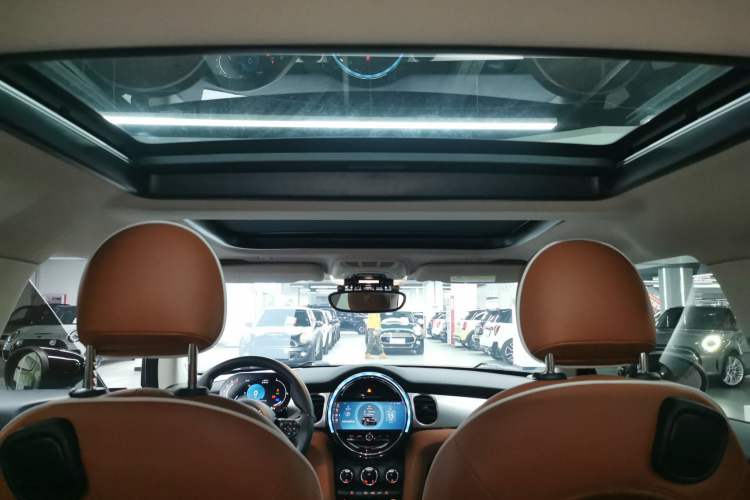 Used MINI MINI 2022 1.5T COOPER Artist
