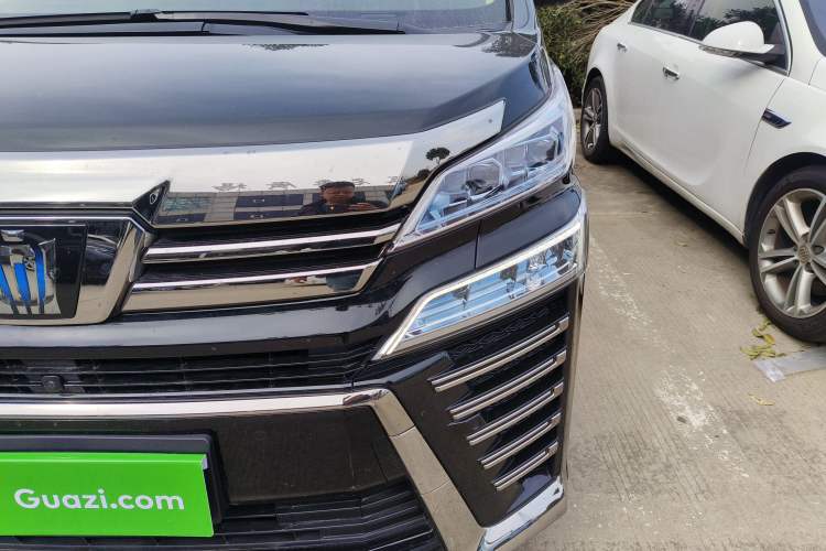 Used Toyota Vellfire 2021 Crown Dual-Engine 2.5L HV Supreme Edition
