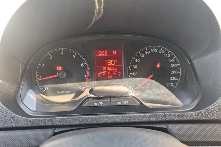 Used Volkswagen Jetta 2015 1.6L Automatic Fashion Model Instrument Cluster