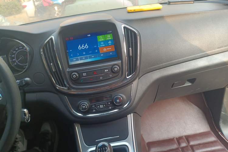 Used Baojun 560 2016 1.5T Manual Elite Edition
