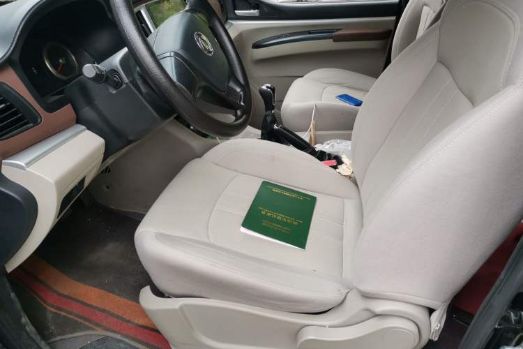 Used FORTHING Lingzhi 2019 Facelifted M5L 1.6L 7-Seater Base Model China VI Standard
