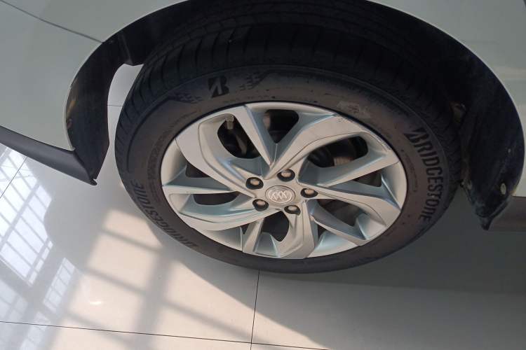 Used Buick Velite 6 2022 Connected & Shared PLUS Exterior 5