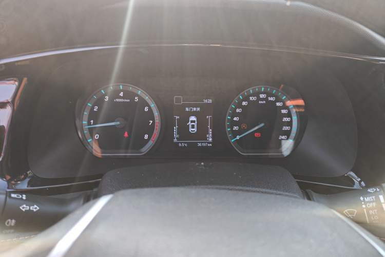 Used Oshan X7 PLUS 2022 1.5T Manual Luxury Version