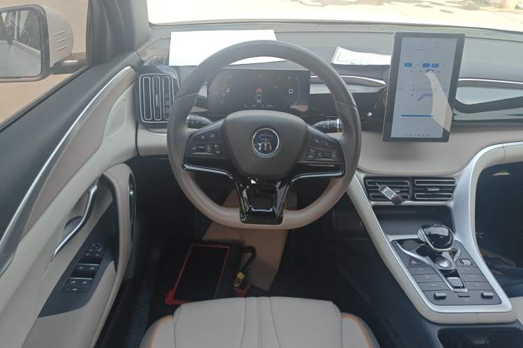 Used BYD Song Pro New Energy 2024 HONOR Edition DM-i 71KM Navigation Model Steering Wheel