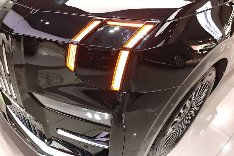 Used Zeekr 009 2024 Six-Seat Executive Version 4WD 108 kWh