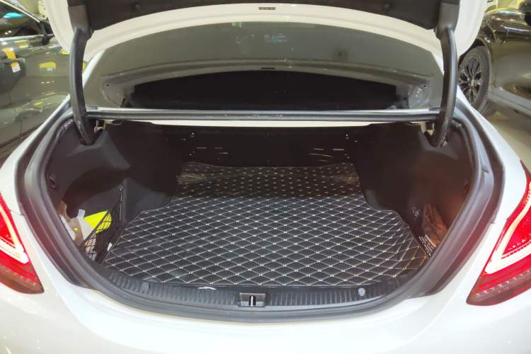 Used Mercedes-Benz C-Class 2020 Restyled C 260 L Sport Edition Trunk