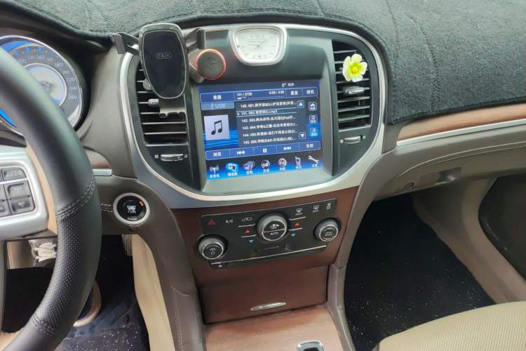 Used Chrysler 300C 2014 3.0L Excellence Edition
