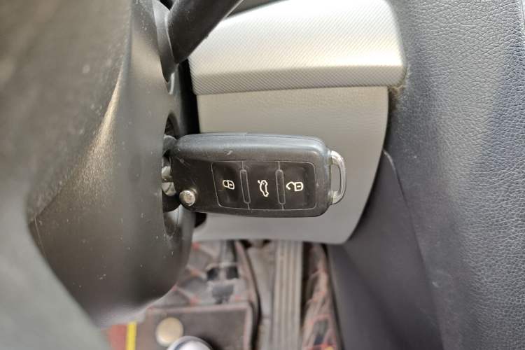 Used Skoda Octavia 2015 Classic Model 1.6L Manual Eado Version