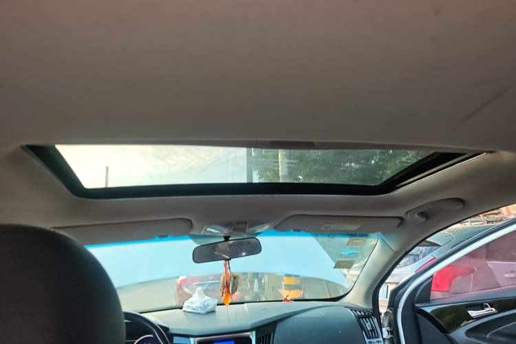 Used Hyundai Sonata 2015 Classic 2.0L Automatic Luxury Edition Headliner