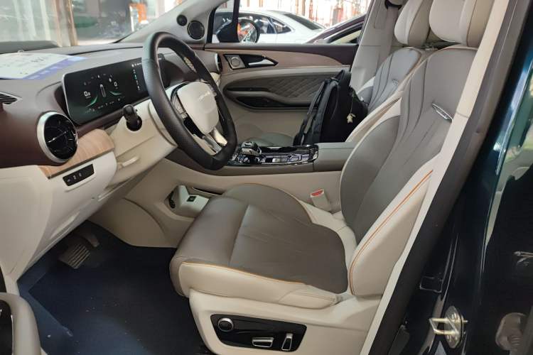 Used FORTHING Yacht 2022 1.5T DCT Chasing-the-Waves Edition Left Front Seat