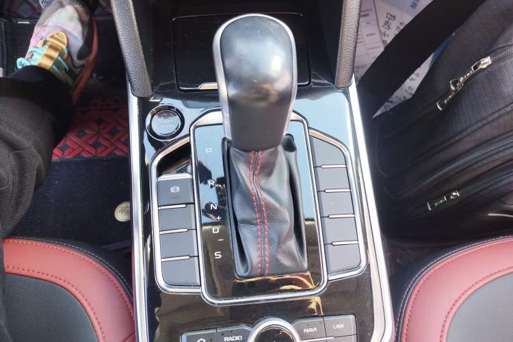 Used Bestune T33 2019 1.6L Automatic Luxury Version China V Emission Standard Gear Lever