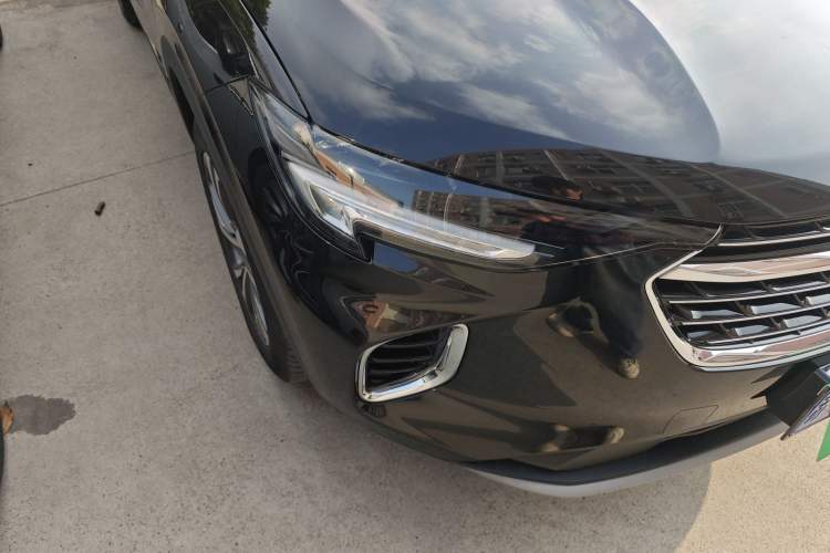 Used Buick Envision 2020 Encore S 652T Two-Wheel Drive Luxury Model
