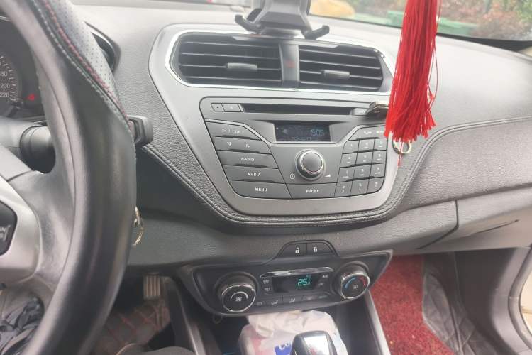 Used Ford Escort 2015 1.5L Automatic Fashion Model Audio And AC Panel