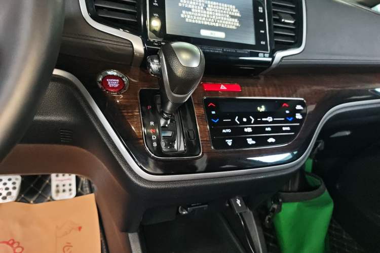 Used Honda Odyssey 2015 2.4L Supreme Edition