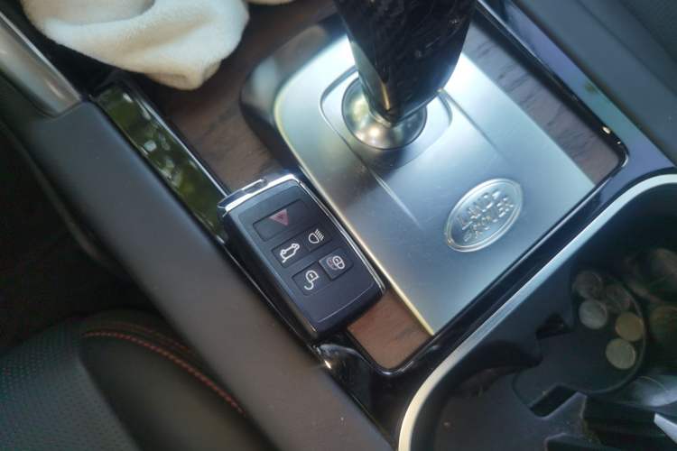 Used Land Rover Discovery Sport 2021 249 PS R-Dynamic HSE Luxury Custom Edition
