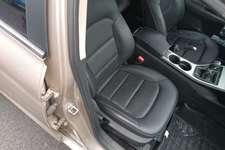 Used Geely Auto Emgrand GL 2017 1.3T Manual Elite Model Right Front Seat