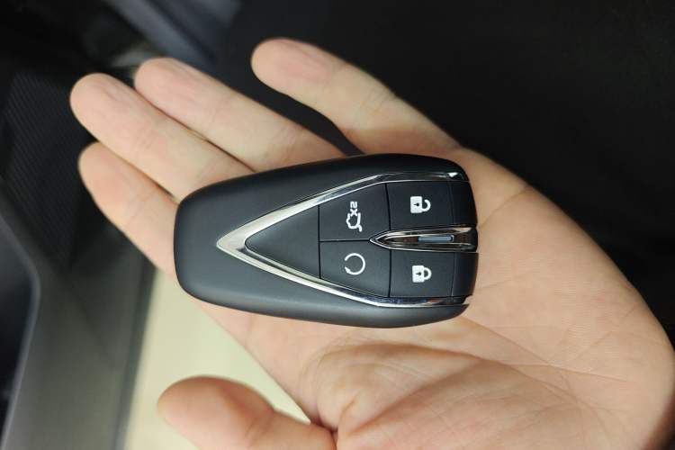 Used Changan UNI-Z New Energy 2025 Model, Smart New Blue Whale 125km Battleship+ Version
