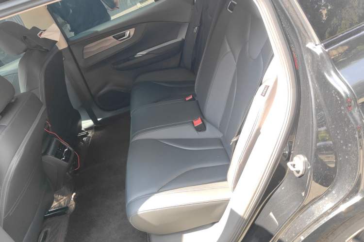 Used Hongqi E-QM5 2024 450km Range Commuter Version
