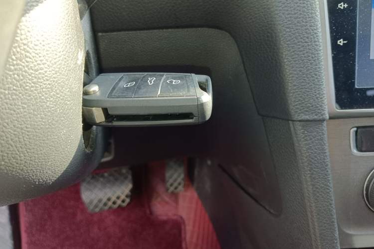 Used Volkswagen Golf 2015 1.4TSI Automatic Comfort Model Vehicle Key