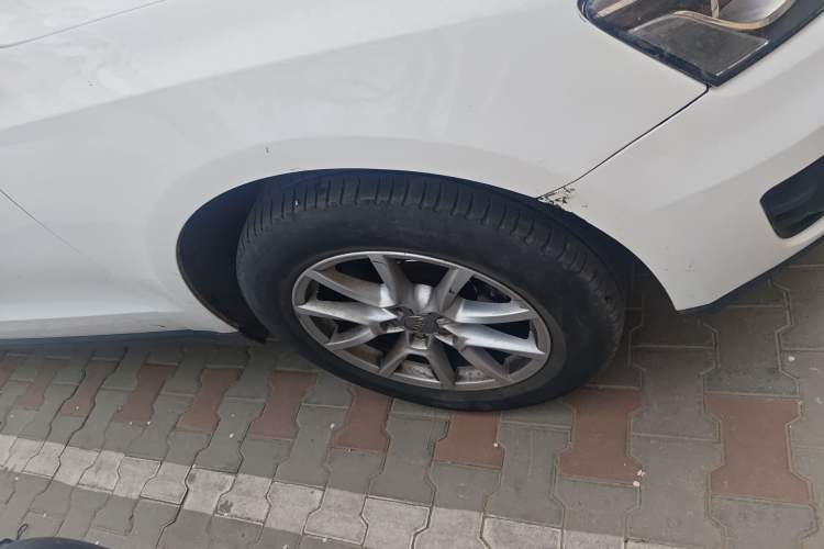 Used Audi Q5 2011 2.0TFSI Comfort Version Right Front Wheel Hub