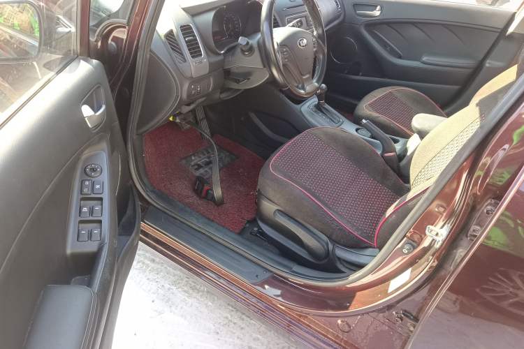 Used Kia K3 2015 1.6L Automatic GLS
